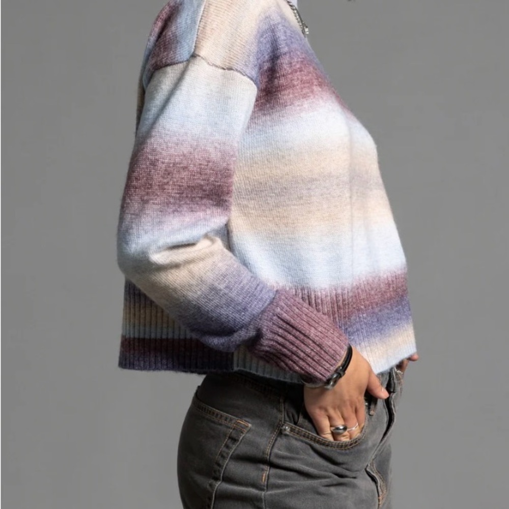 Weekend Ravi  Sweater Size Small . - Picture 2 of 15
